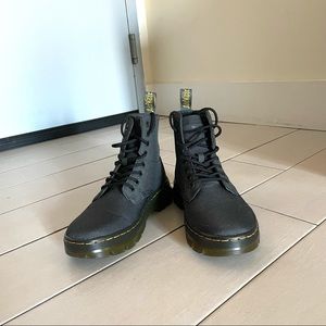 Dr. Martens – Combs 8 Eye Boot